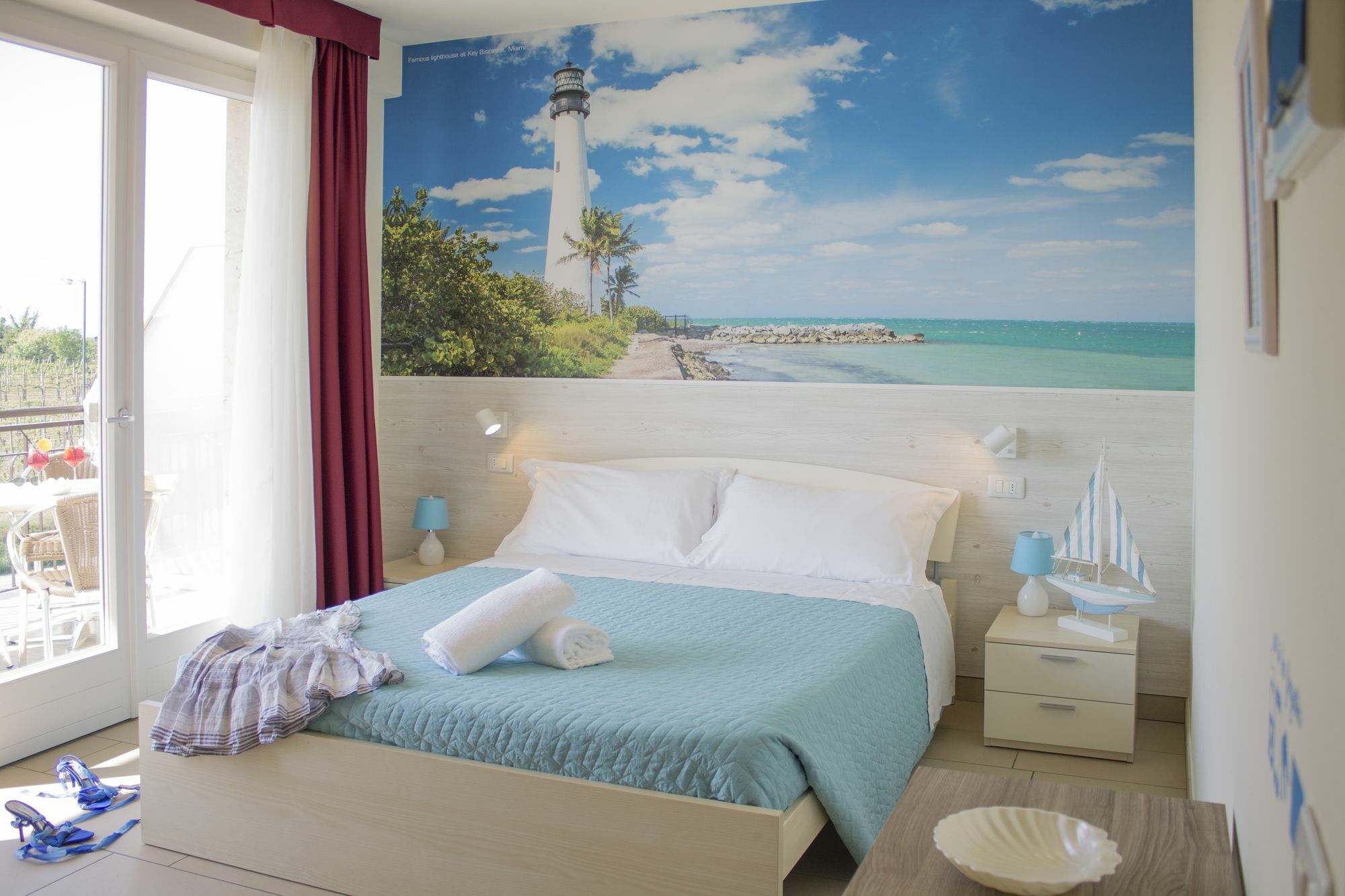 The Lighthouse 2*